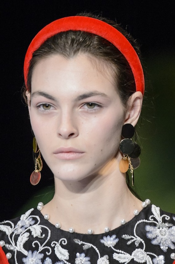 عرض أزياء كريستيان سيريانو لموسم خريف 2017