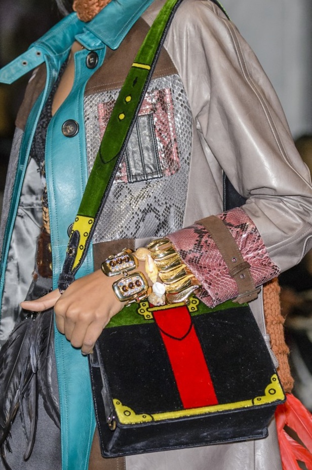 عرض أزياء Prada لخريف ٢٠١٧ !