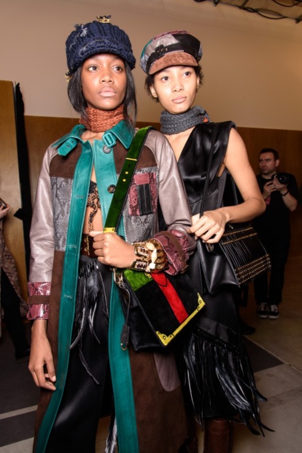 عرض أزياء Prada لخريف ٢٠١٧ !