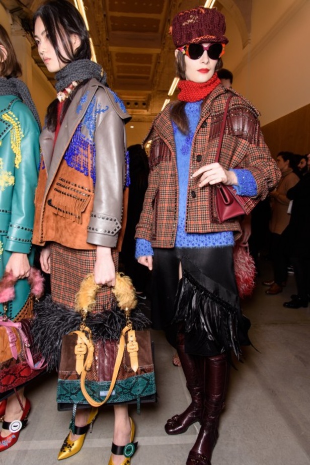 عرض أزياء Prada لخريف ٢٠١٧ !