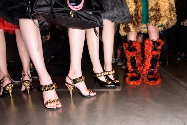 عرض أزياء Prada لخريف ٢٠١٧ !