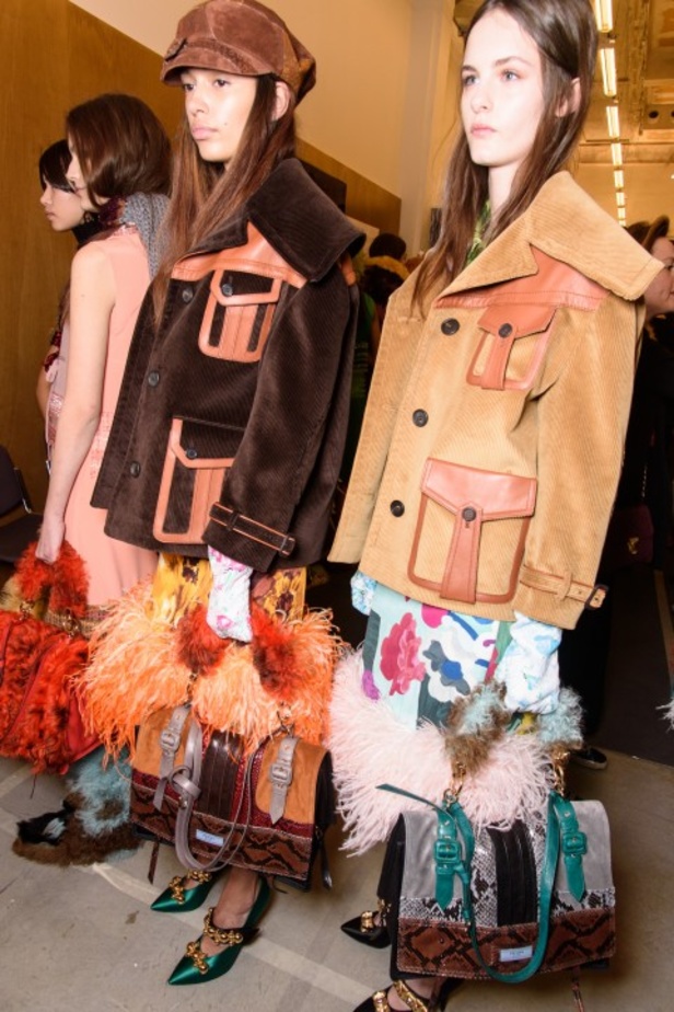 عرض أزياء Prada لخريف ٢٠١٧ !