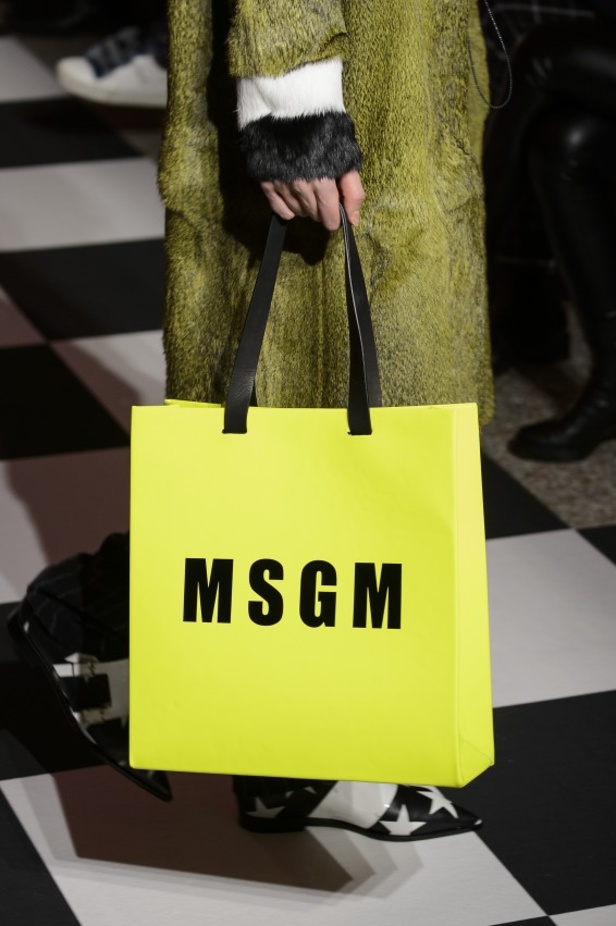 عرض أزياء Msgm لخريف وشتاء 2017