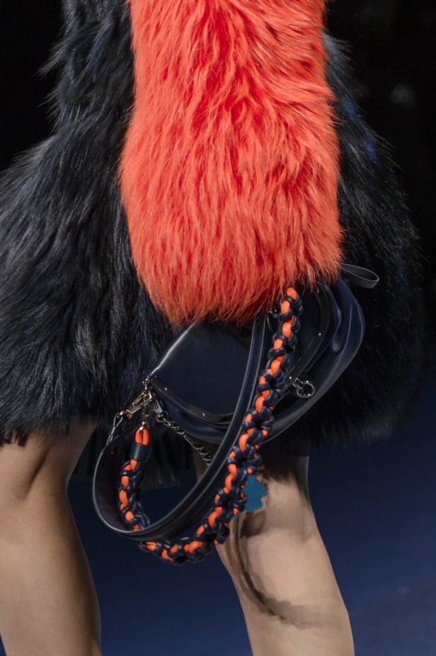 مجموعة "فيرساتشي" لموسم خريف وشتاء 2017-2018