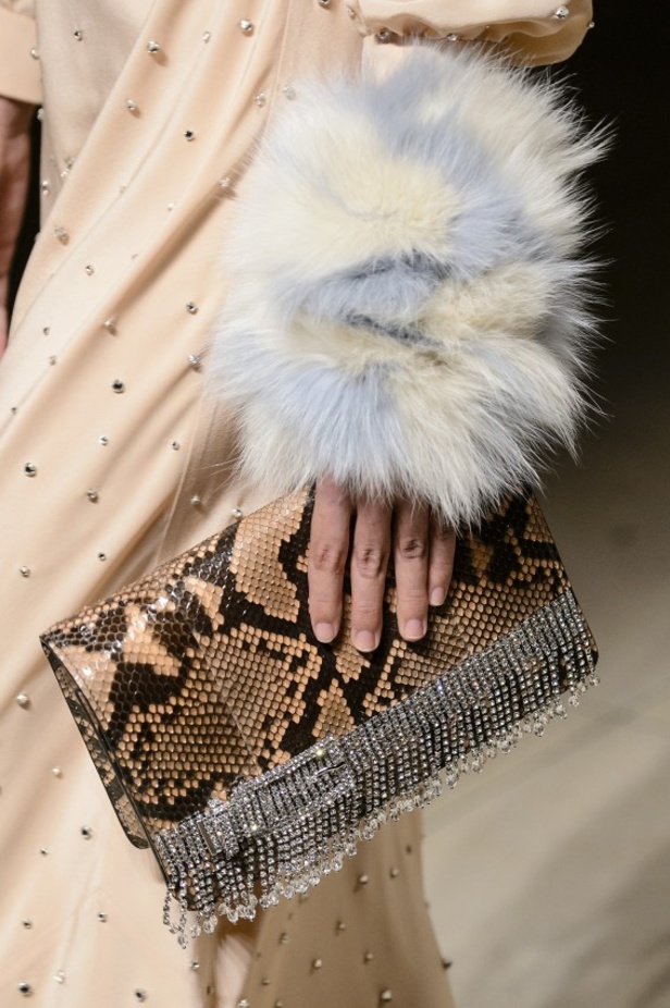 عرض أزياء ميو ميو لموسم خريف وشتاء 2017