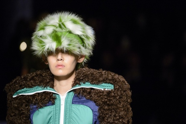 عرض أزياء ميو ميو لموسم خريف وشتاء 2017