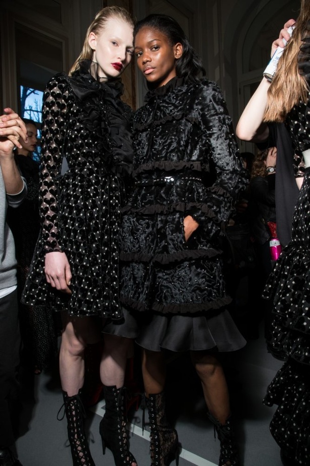 مجموعة جيامباتيستا فالي Giambattista Valli لخريف وشتاء 2017