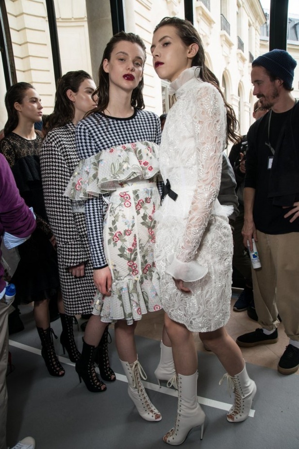 مجموعة جيامباتيستا فالي Giambattista Valli لخريف وشتاء 2017