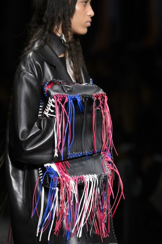 مجموعة الكسندر ماكوين للألبسة الجاهزة لخريف و شتاء 2017