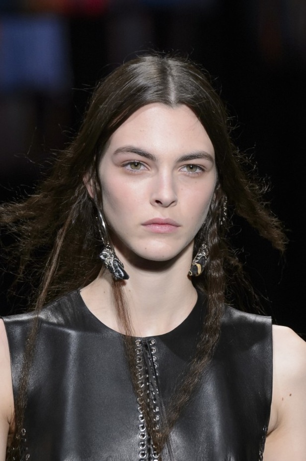 مجموعة الكسندر ماكوين للألبسة الجاهزة لخريف و شتاء 2017