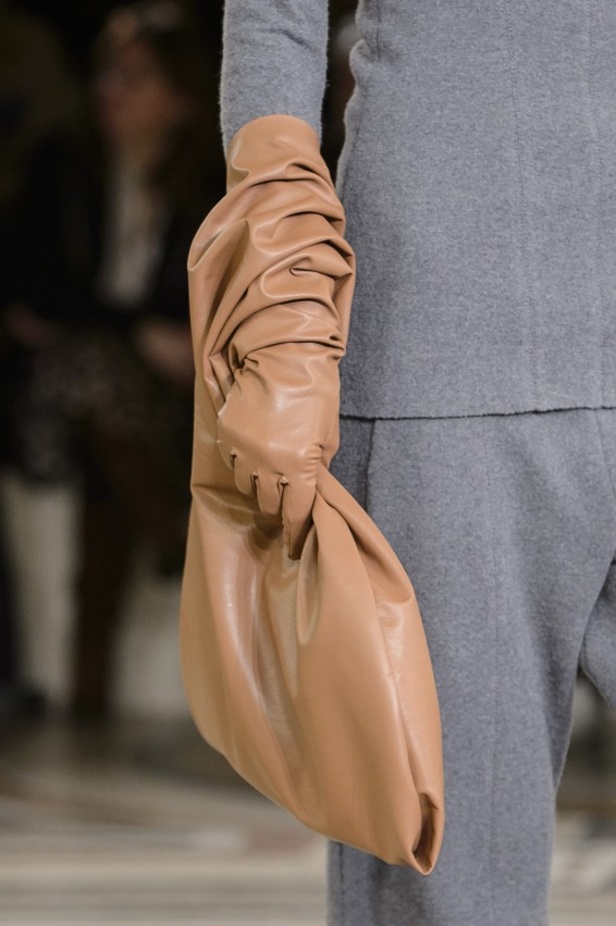 عرض أزياء ستيلا مكارتني لموسم خريف وشتاء 2017