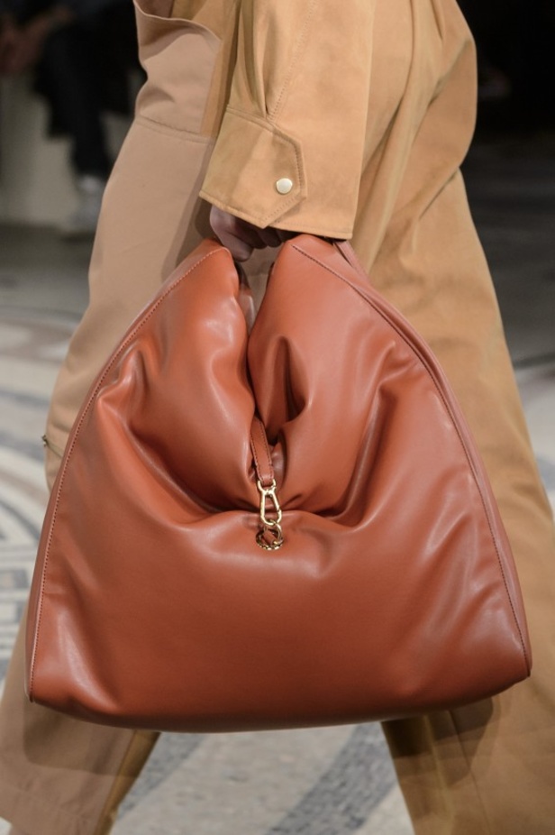 عرض أزياء ستيلا مكارتني لموسم خريف وشتاء 2017