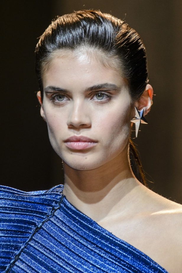 عرض أزياء موغلر لموسم خريف وشتاء 2017