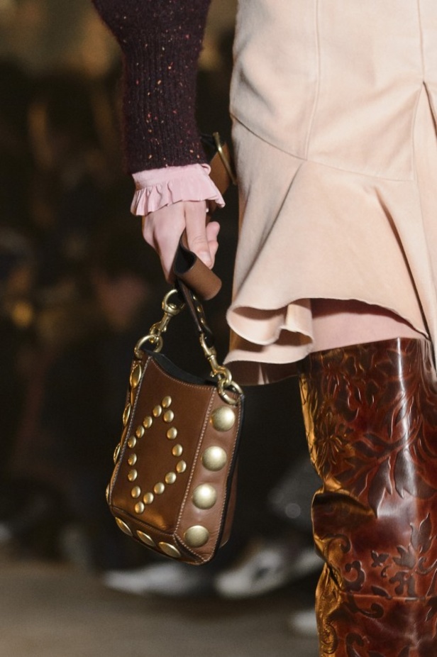 عرض أزياء إيزابيل ماران لخريف وشتاء 2017