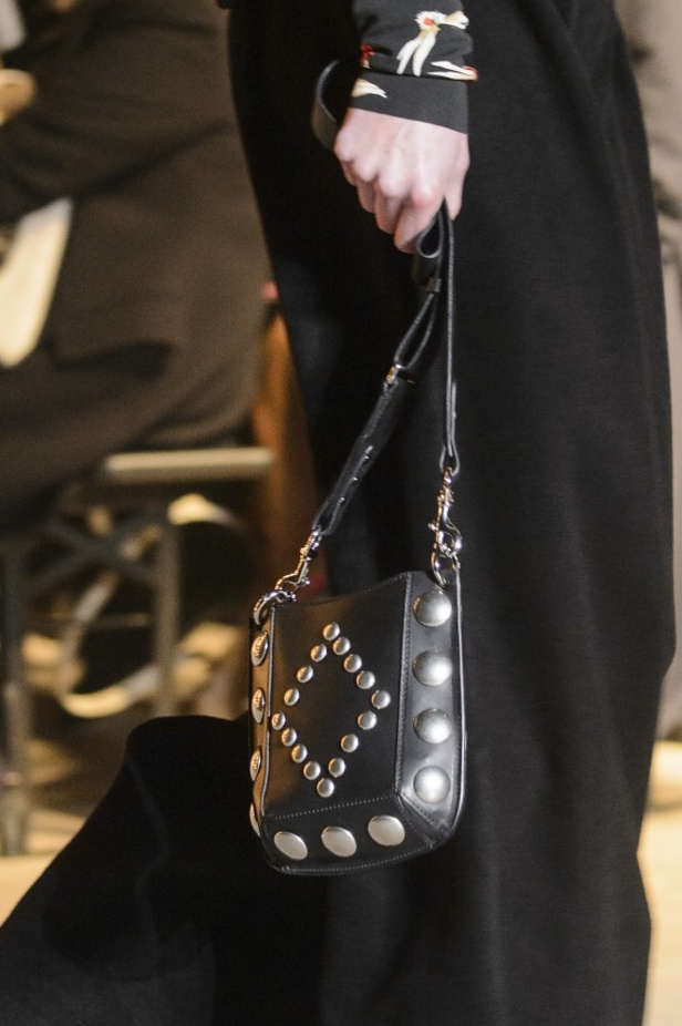 عرض أزياء إيزابيل ماران لخريف وشتاء 2017