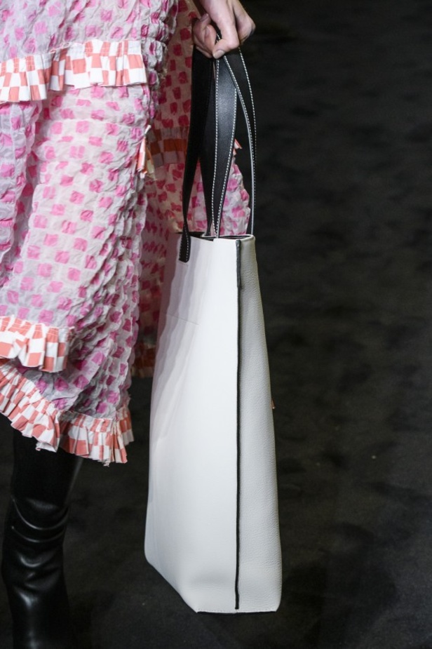 مجموعة لويفي Loewe لخريف وشتاء 2017