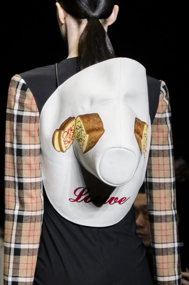 مجموعة لويفي Loewe لخريف وشتاء 2017