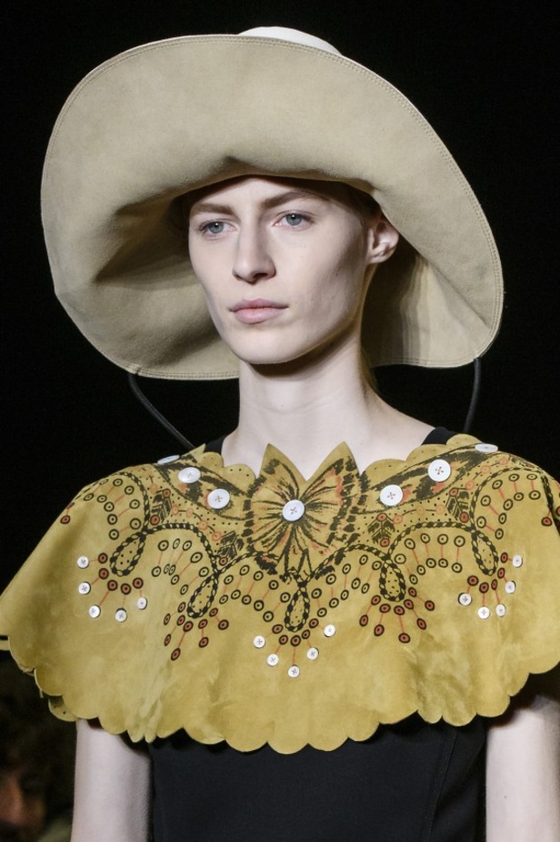 مجموعة لويفي Loewe لخريف وشتاء 2017