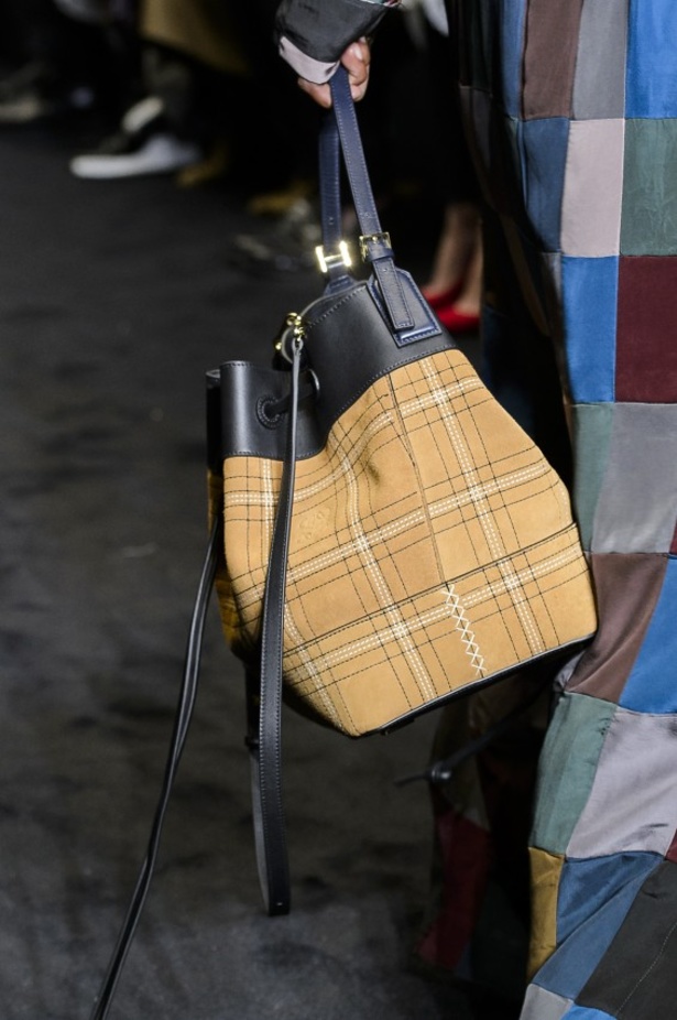 مجموعة لويفي Loewe لخريف وشتاء 2017