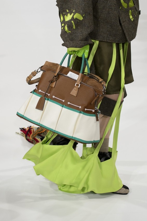 عرض أزياء ميزون مارجيلا لخريف وشتاء 2017-2018