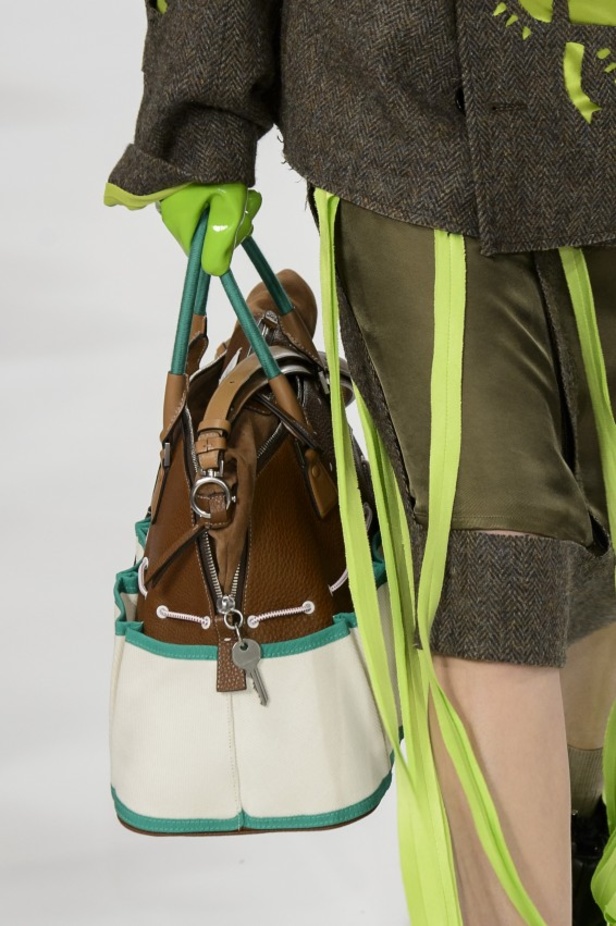 عرض أزياء ميزون مارجيلا لخريف وشتاء 2017-2018