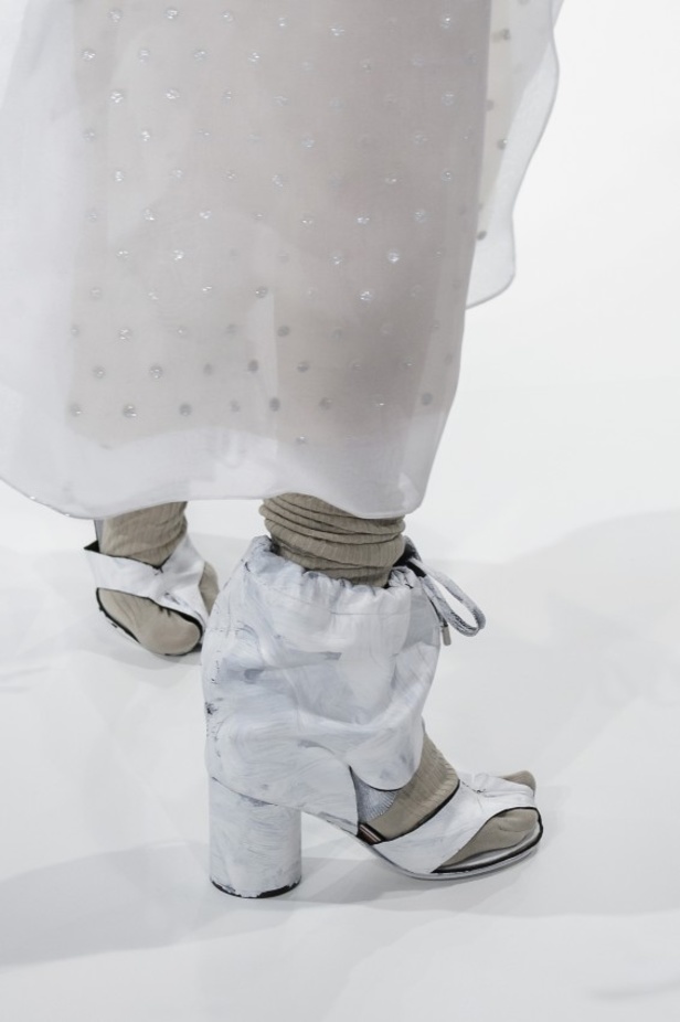 عرض أزياء ميزون مارجيلا لخريف وشتاء 2017-2018