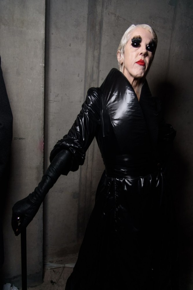 عرض أزياء المصمم Gareth Pugh لخريف وشتاء 2017