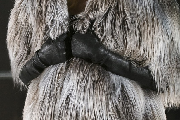 عرض أزياء المصمم Gareth Pugh لخريف وشتاء 2017