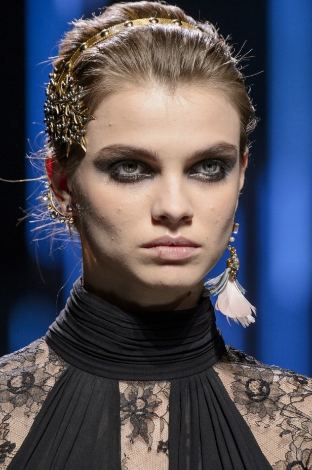 مجموعة إيلي صعب لخريف وشتاء 2017