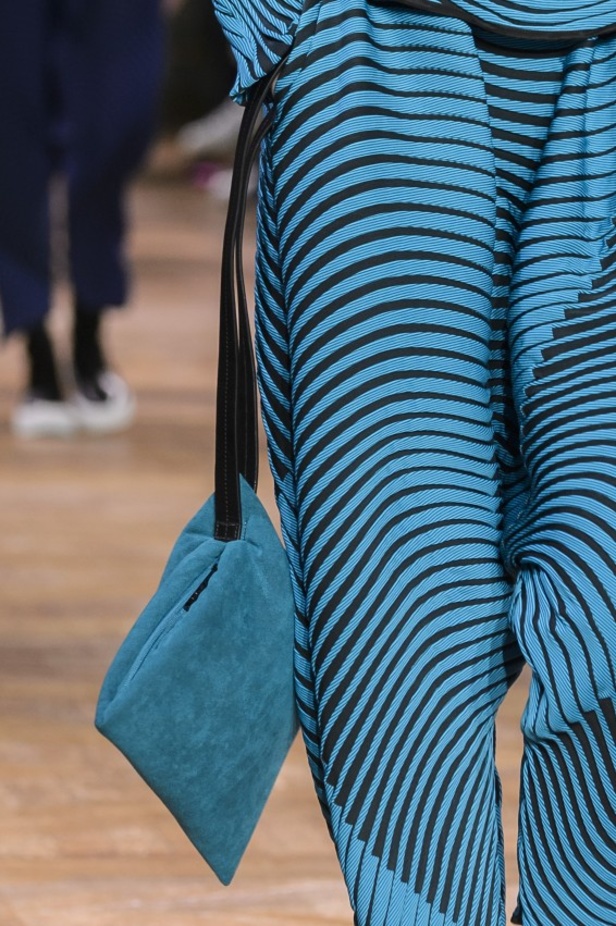 مجموعة Issey Miyake لخريف وشتاء 2017