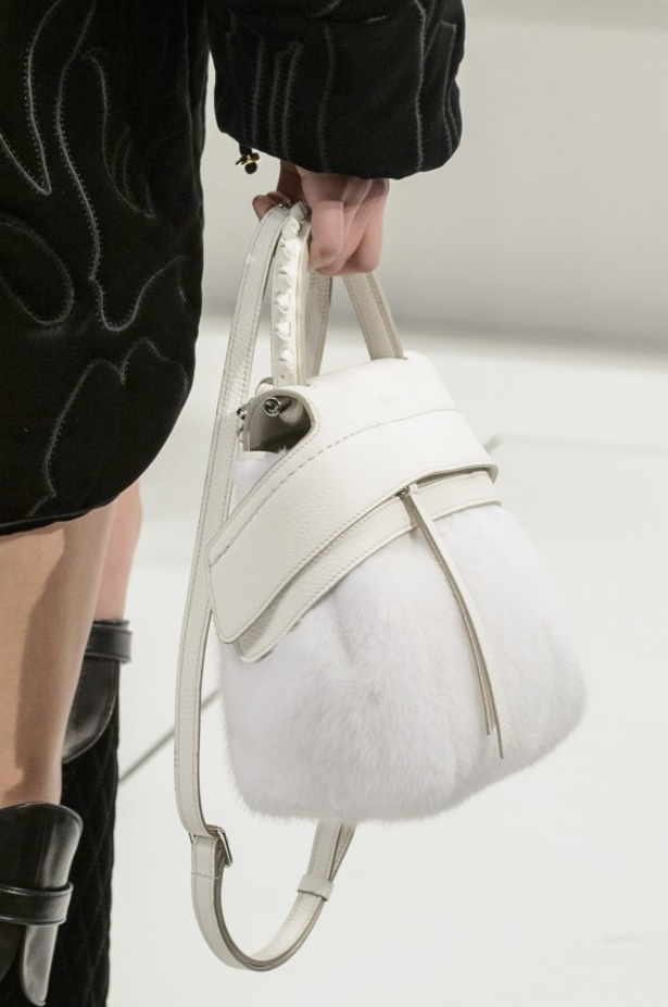  عرض أزياء “تودز” Tod’s لخريف وشتاء ٢٠١٧ !