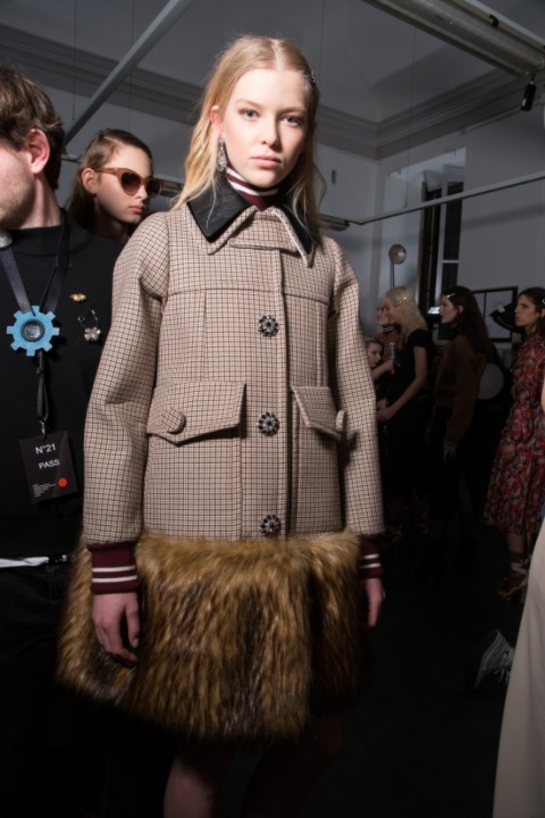 مجموعة دار N.21  لموسم خريف وشتاء 2017-2018