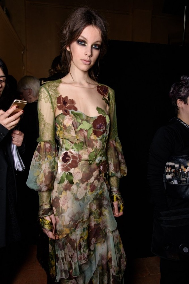  مجموعة Alberta Ferretti لخريف وشتاء 2017 !