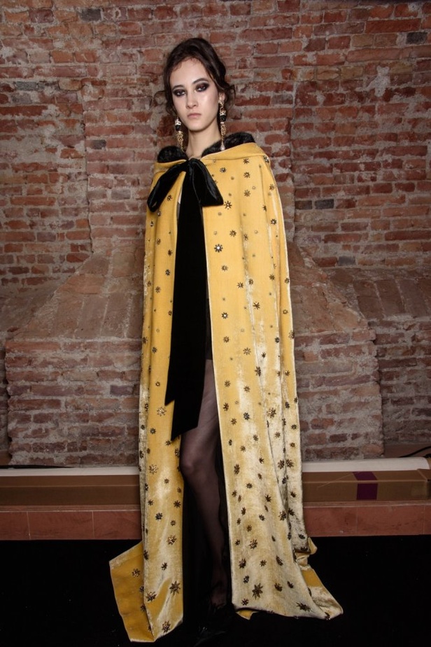  مجموعة Alberta Ferretti لخريف وشتاء 2017 !