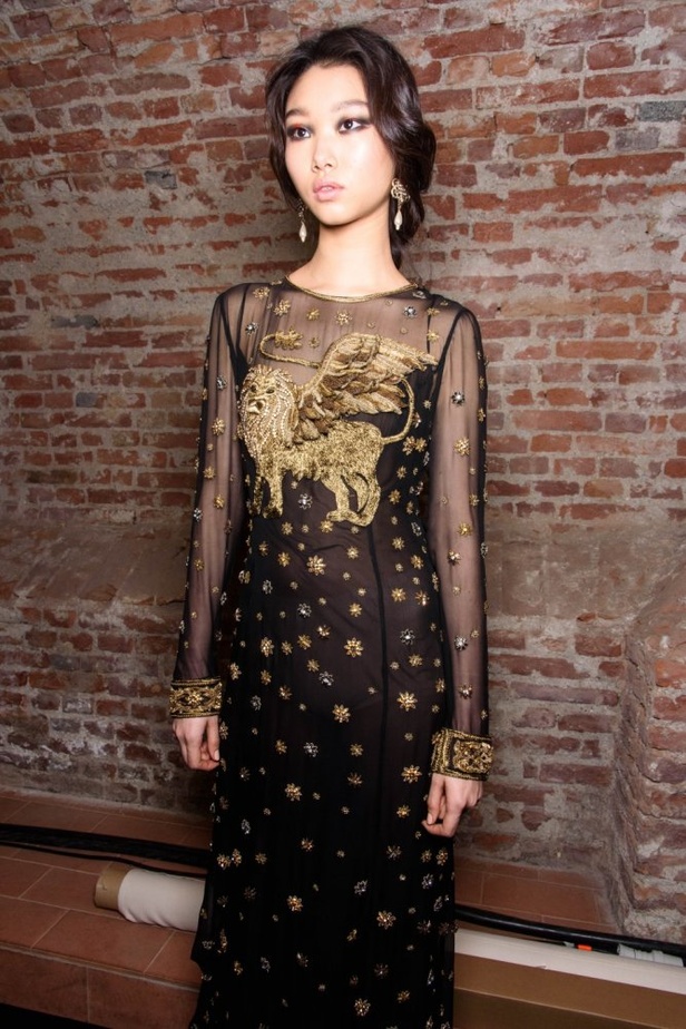  مجموعة Alberta Ferretti لخريف وشتاء 2017 !