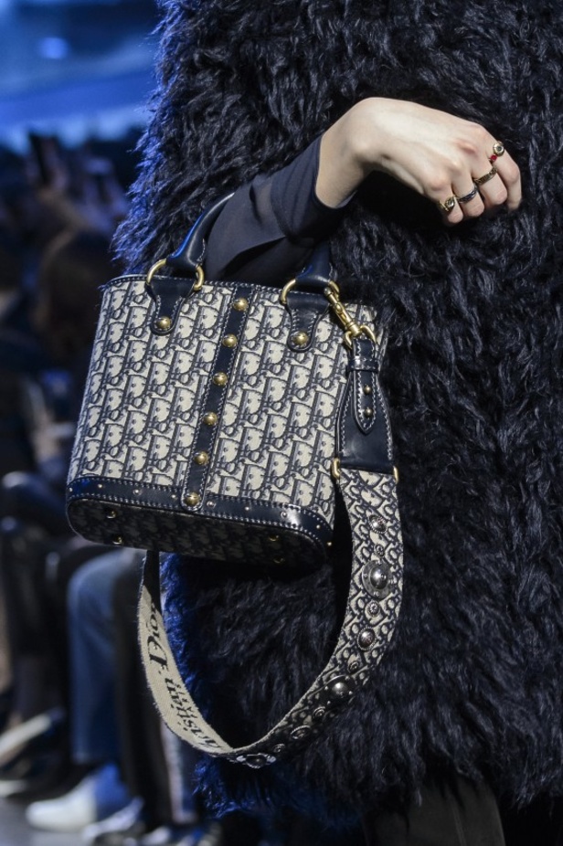 مجموعة كريستيان ديور للألبسة الجاهزة لخريف و شتاء 2017