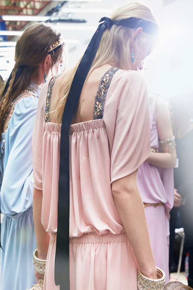 مجموعة شانيل كروز 2018 تعود بنا الى الحضارة اليونانية