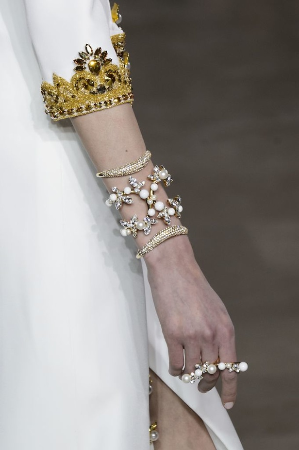 مجموعة جورج حبيقة للأزياء الفاخرة لربيع وصيف 2017  !