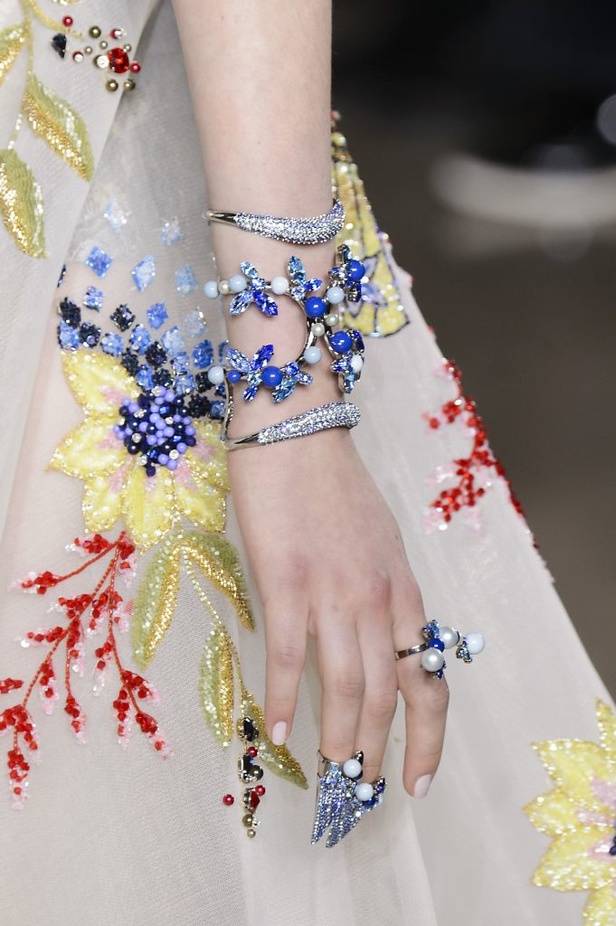 مجموعة جورج حبيقة للأزياء الفاخرة لربيع وصيف 2017  !