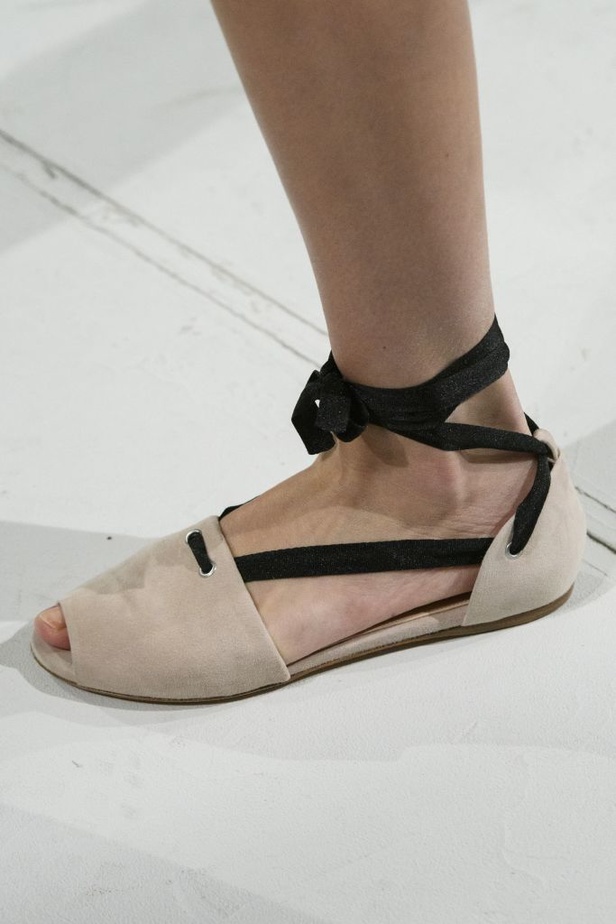 عرض ملكي لمجموعة جيامباتيستا فالي لربيع وصيف 2017