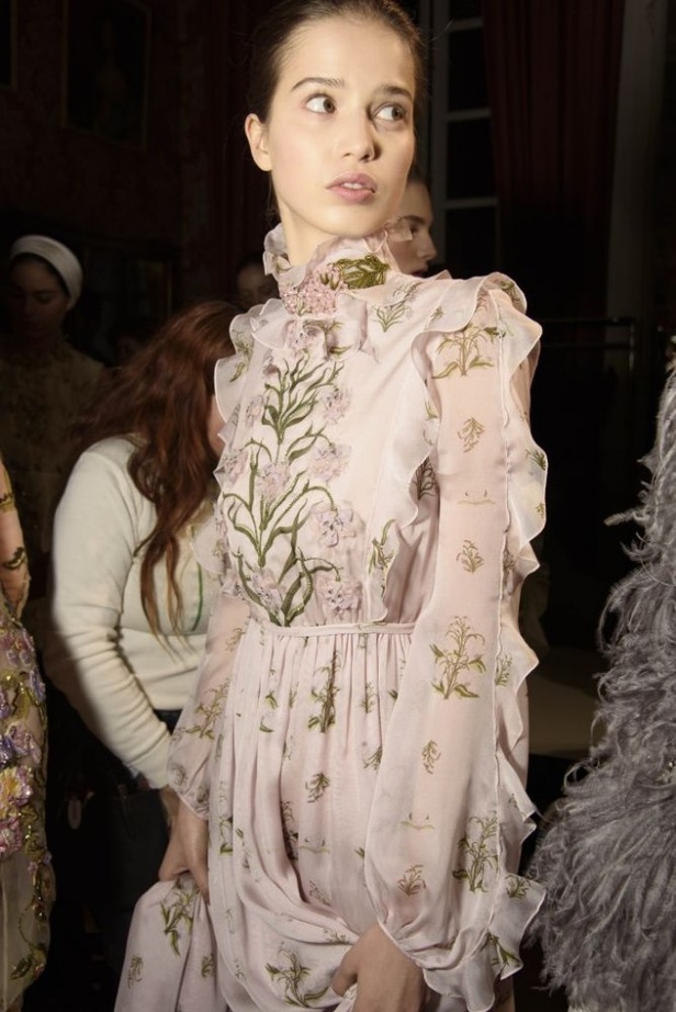 عرض ملكي لمجموعة جيامباتيستا فالي لربيع وصيف 2017