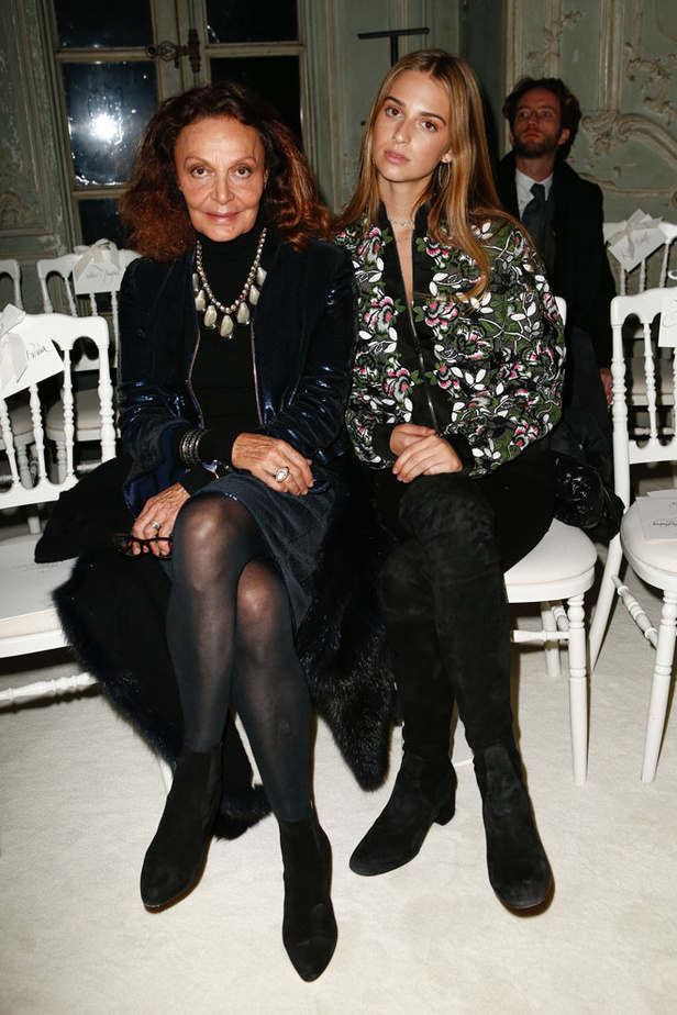 عرض ملكي لمجموعة جيامباتيستا فالي لربيع وصيف 2017