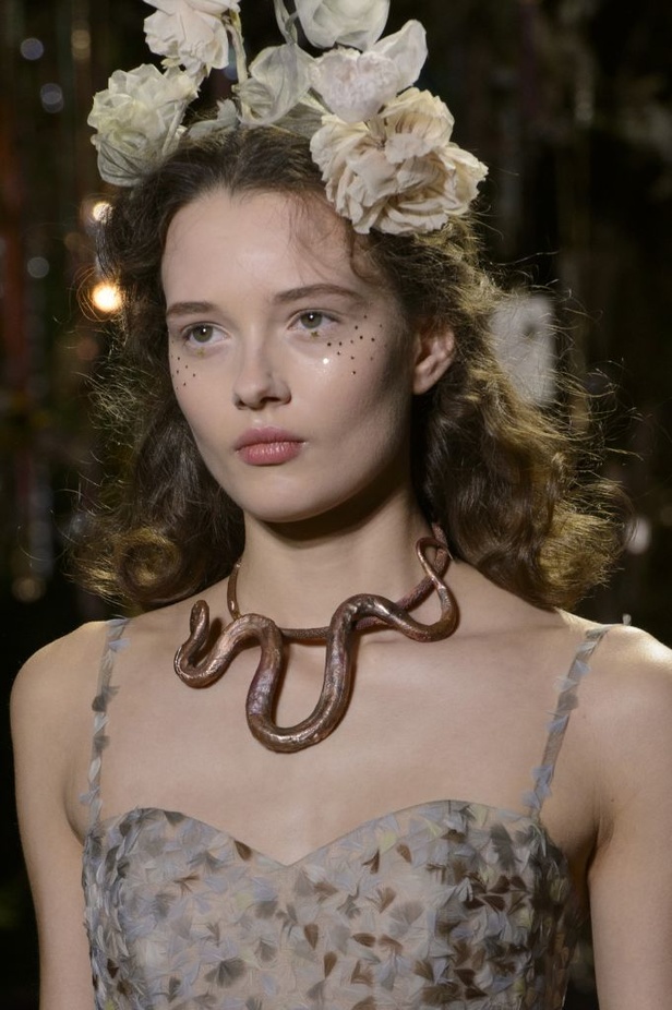 مجموعة الأزياء الفاخرة لدار ديور لموسم ربيع 2017