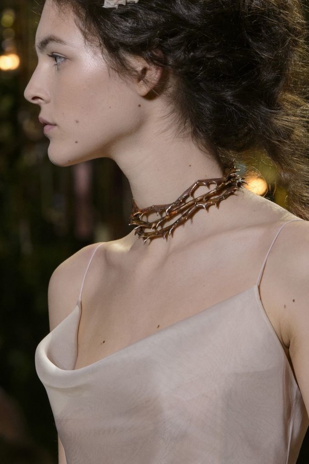 مجموعة الأزياء الفاخرة لدار ديور لموسم ربيع 2017