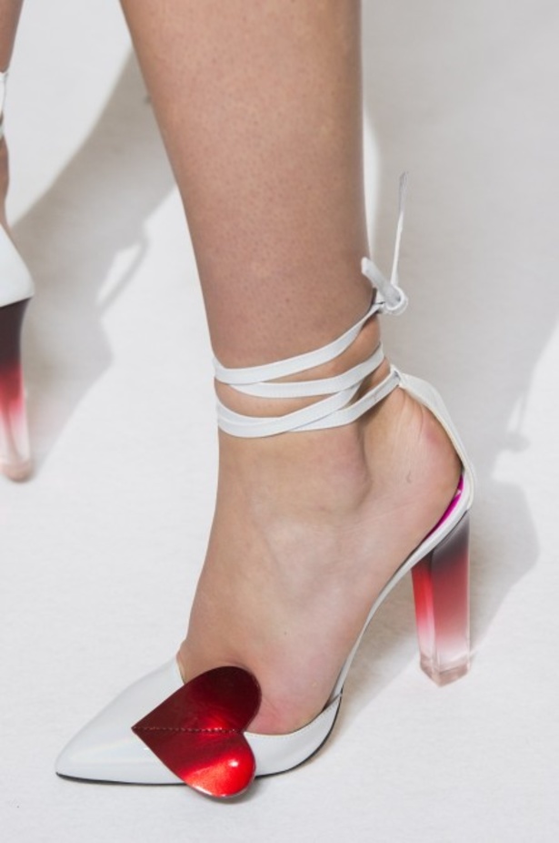 عرض Schiaparelli للأزياء الراقية لخريف وشتاء ٢٠١٨ !