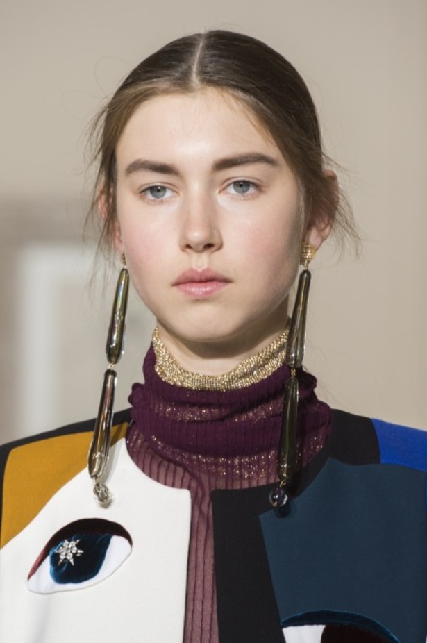 عرض Schiaparelli للأزياء الراقية لخريف وشتاء ٢٠١٨ !