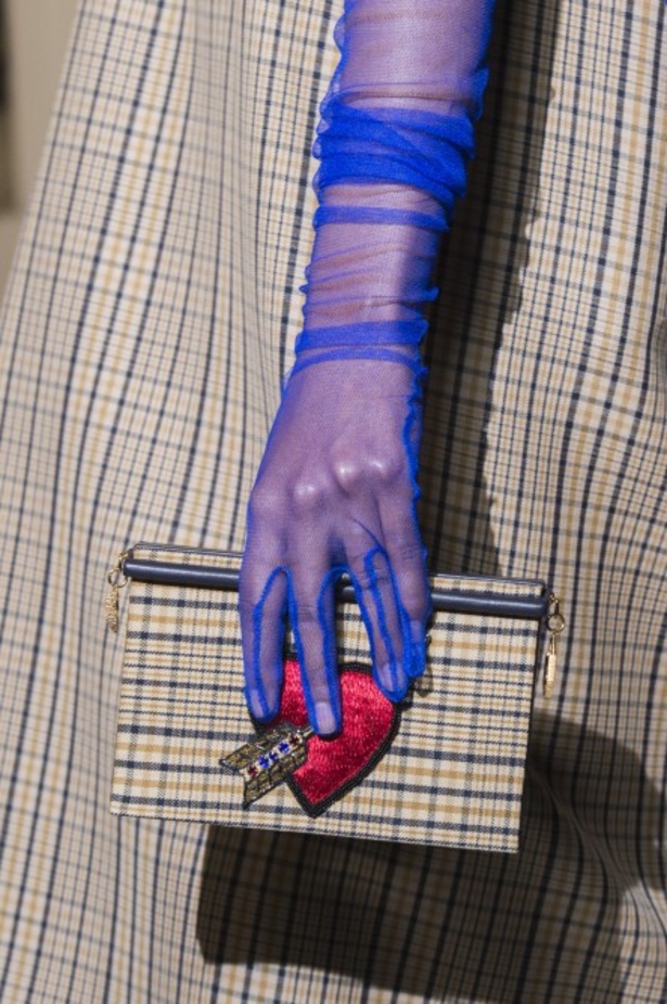 عرض Schiaparelli للأزياء الراقية لخريف وشتاء ٢٠١٨ !