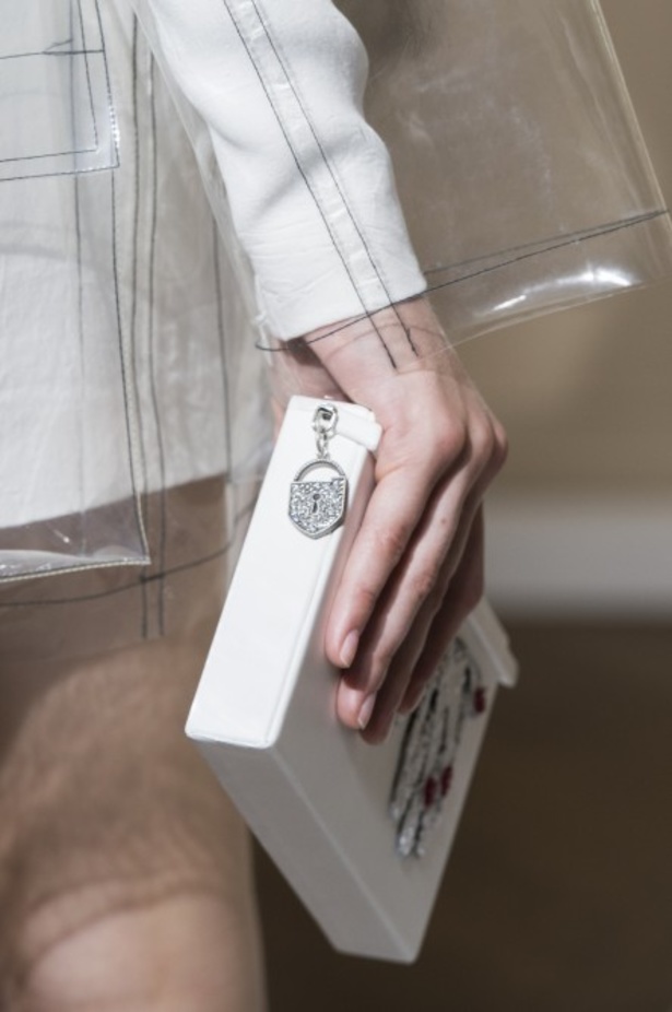 عرض Schiaparelli للأزياء الراقية لخريف وشتاء ٢٠١٨ !