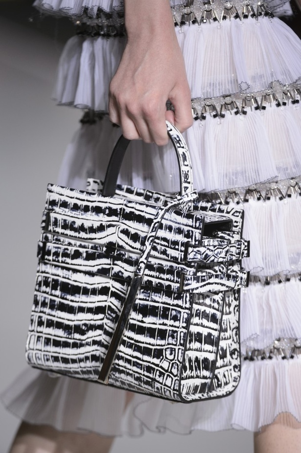 مجموعة Ralph & Russo من الألبسة الفاخرة لخريف وشتاء 2017