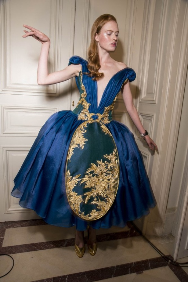 مجموعة Guo Pei للأزياء الفاخرة لخريف وشتاء ٢٠١٧/ ٢٠١٨ !